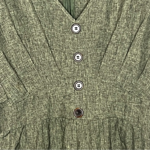 Bloom Chic Jumpsuit Short Dolan Sleeve V Neck Women 10 Green Wide Leg Smocked - Picture 4 of 12